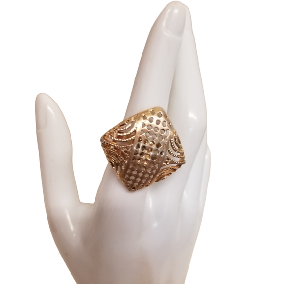 VINTAGE GOLDPLATED STEEL STATEMENT RING - Picture 2 of 6